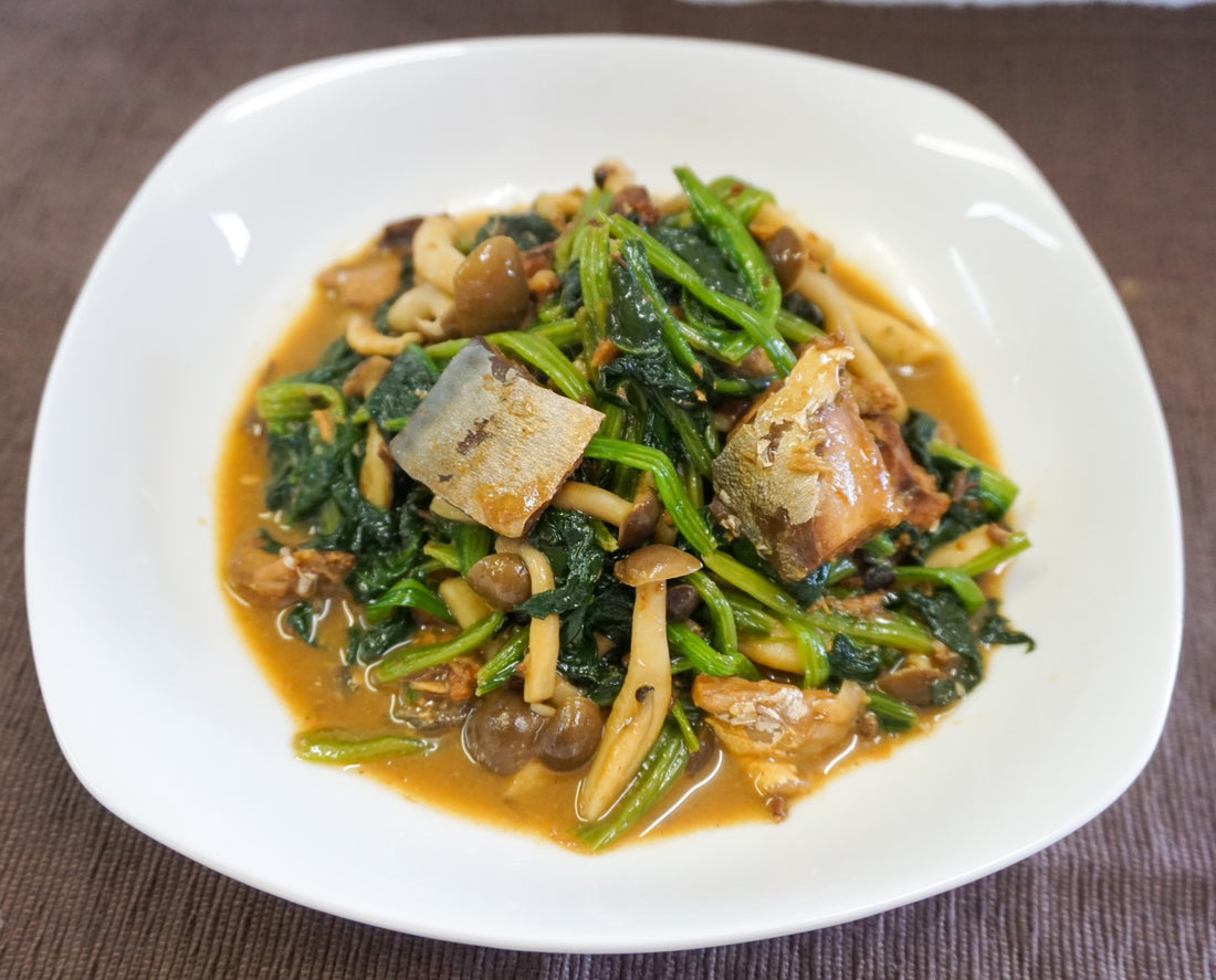 サバ味噌ほうれん草バター炒め